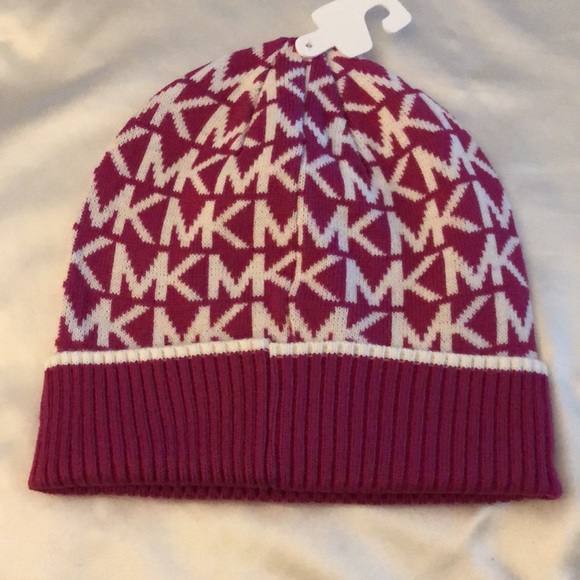 Michael Kors Cuffed Beanie Hat Deep Fuchsia Cream Logo Print OS NWT - Picture 9 of 12